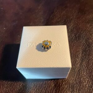NEW Pandora Sunshine 925; Comes with Pandora box.